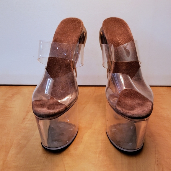 Heels - Picture 3 of 3